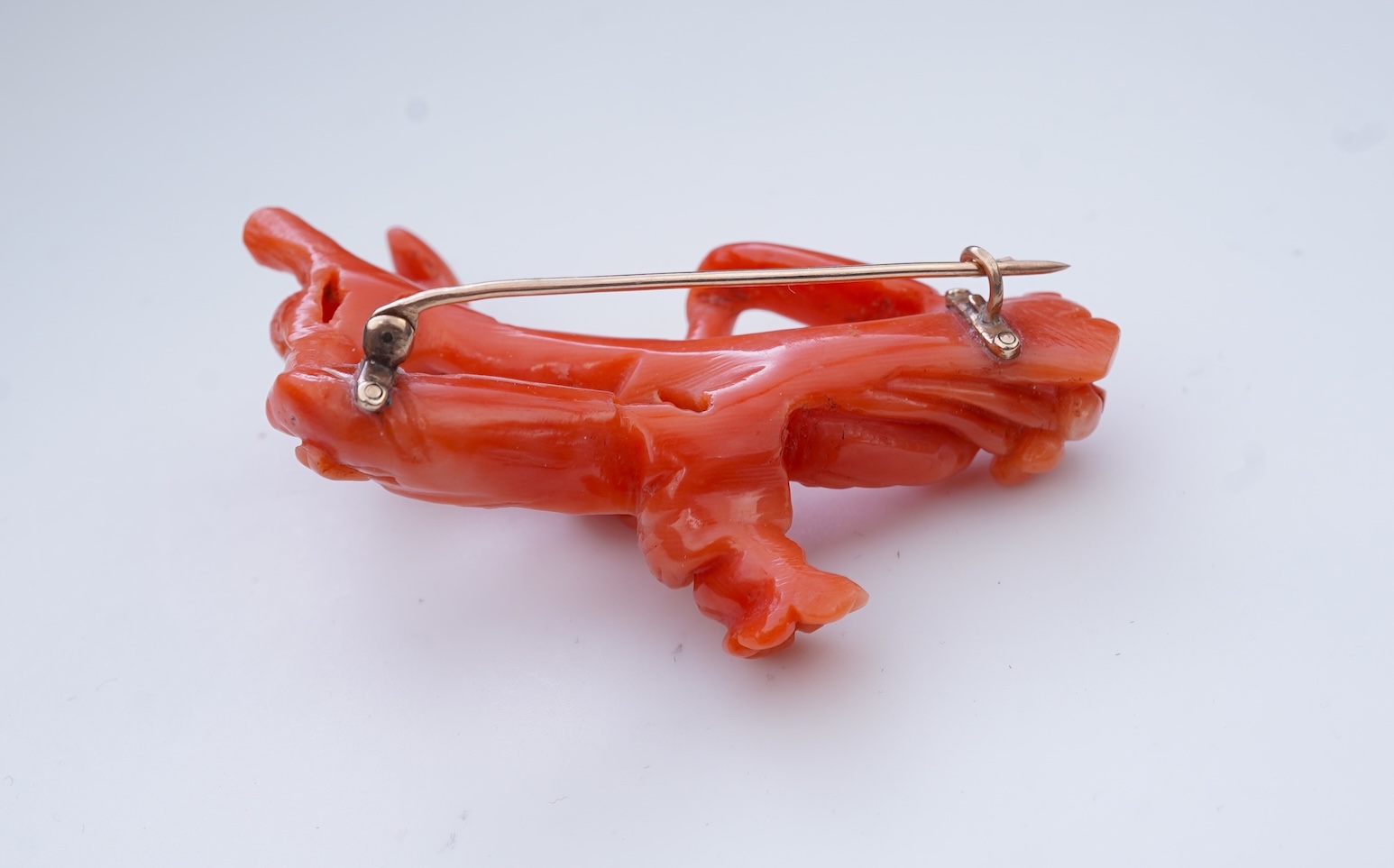 A coral brooch, late 19th century